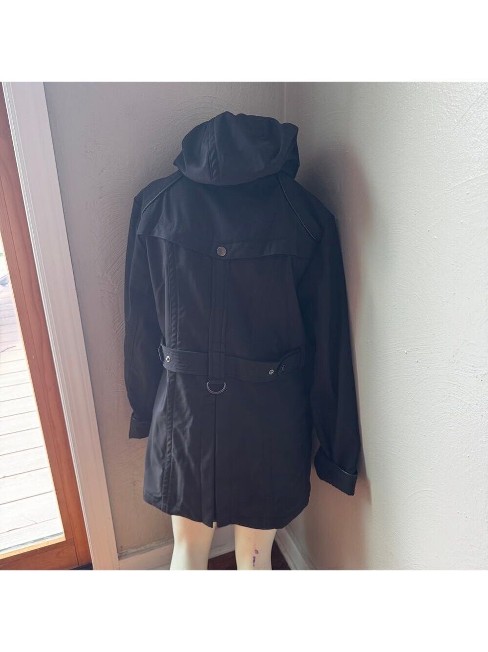 Neyelle black utility rain jacket, black, size large, hooded - Picture 3 of 15
